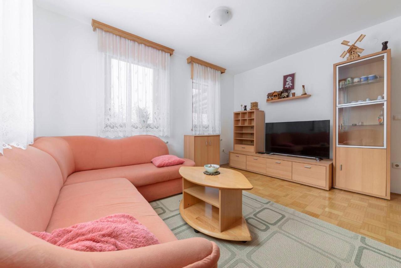 Apartma Ana